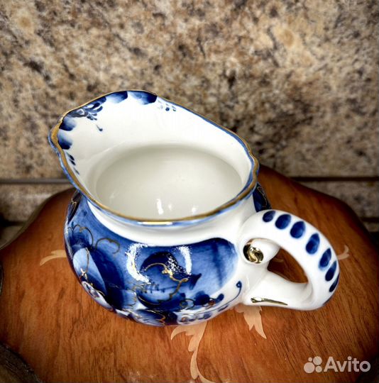 Молочние Гжель авторская работа