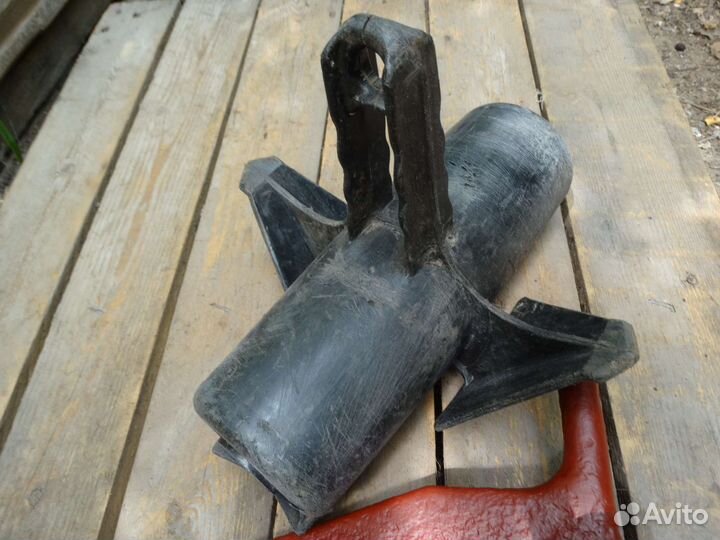 Якорь лодочный