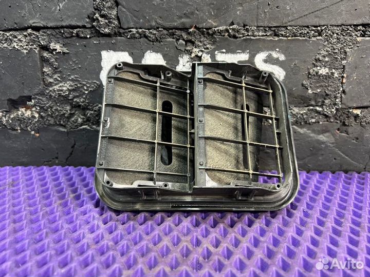 Клапан вентиляции задний правый Nissan X-Trail