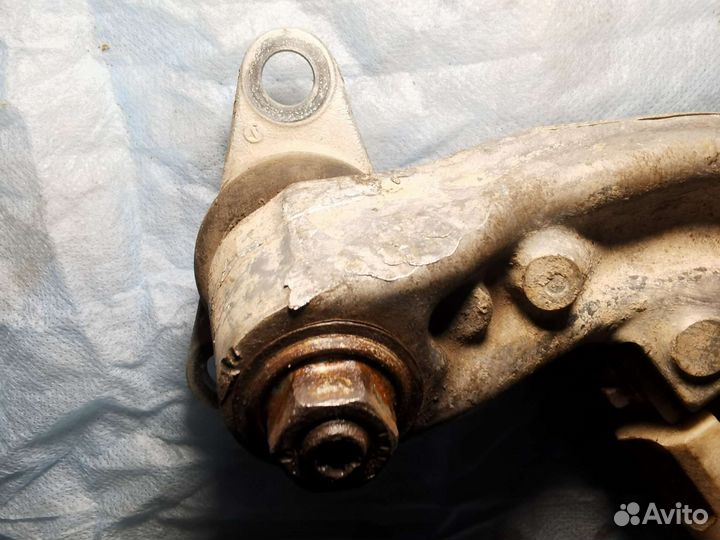 Рычаг передний Правый Вольво S60 V70 00-09