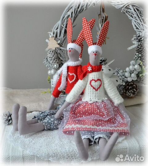 Новогодние зайцы ручной работы в стиле тильда