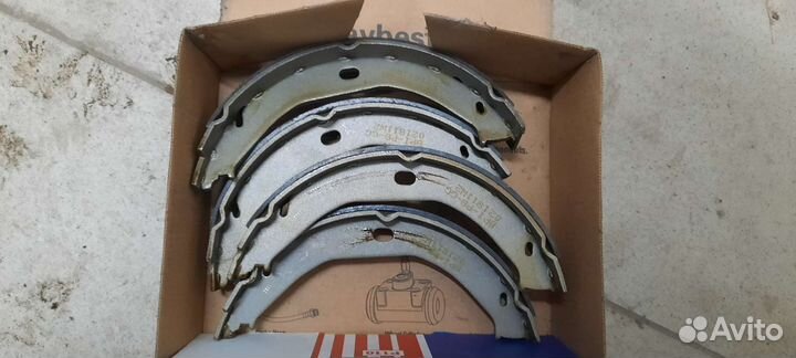 Колодки стояночного торм. Jeep Grand Cherokee/2000