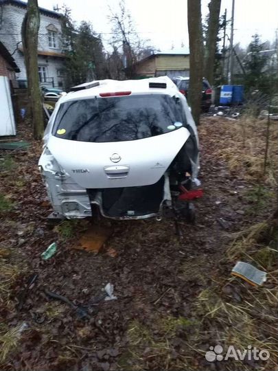 Крышка багажника Ниссан Тиида с11