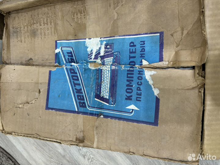 Комрьютер Вектор 06Ц