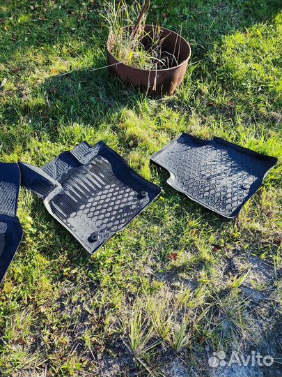 Автомобильные коврики резиновые