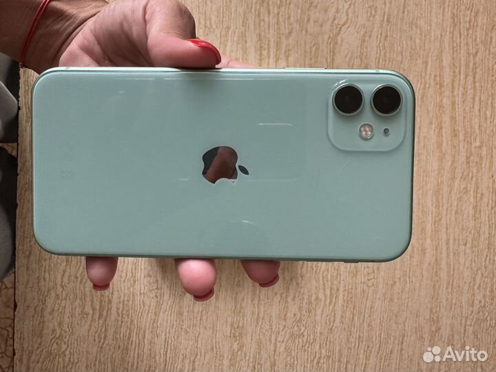 Телефон iPhone 11