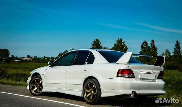 Накладка на задний бампер Mitsubishi Galant 8