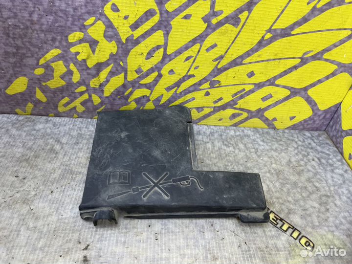 Крышка блока предохранителей акб Астра Astra J