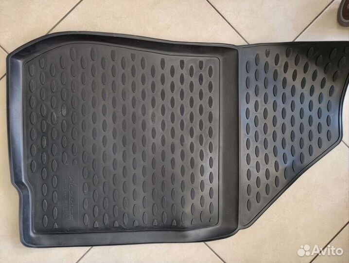 Комплект ковриков Novline для Лада Ларгус 7 мест