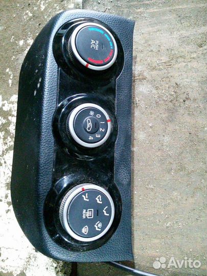 Блок управления печкой Киа Рио 3