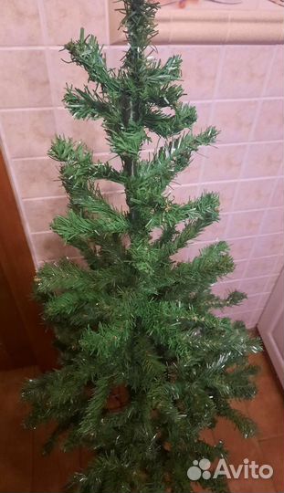 Готовь сани с лета Две новогодних ёлки