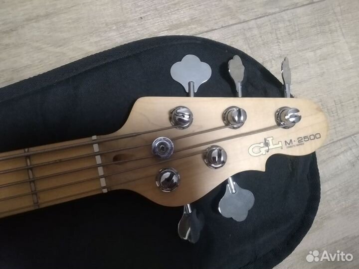Басс-гитара G&L Tribute M2500 5-String