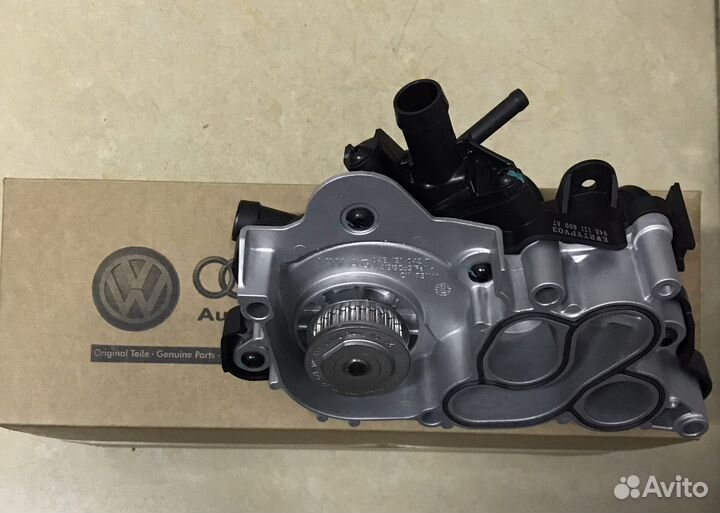 Водяной насос (помпа) 04E121600CB