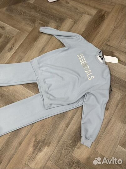 Костюм женский