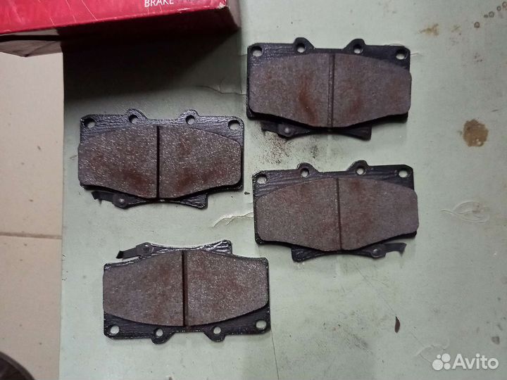 Колодки тормозные передние Toyota land cruiser 80