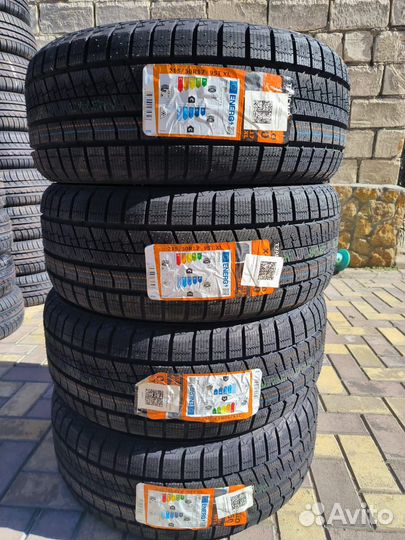 Tracmax X-Privilo S360 215/50 R17 95T