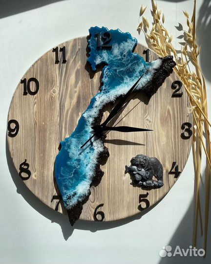 Камчатские сувениры. Часы настенные