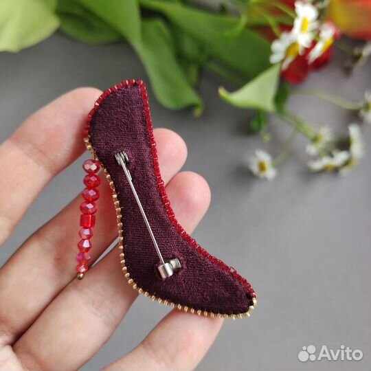 Брошь туфля из бисера