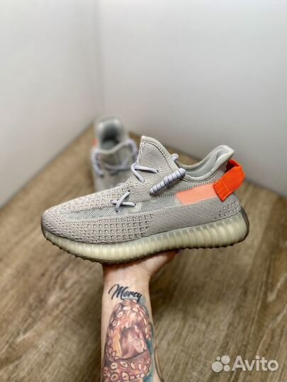 Кроссовки Adidas Yeezy Boost 350 v2 Fox Tail