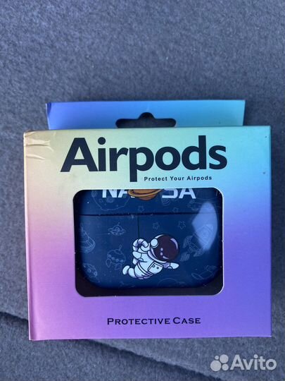 Защитный чехол на AirPods