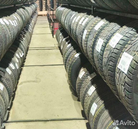 Goodyear Vector 4Seasons 235/55 R17 99Y