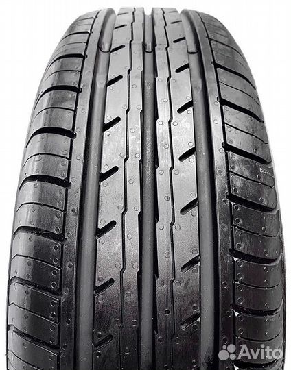 Yokohama Bluearth ES32 215/60 R16