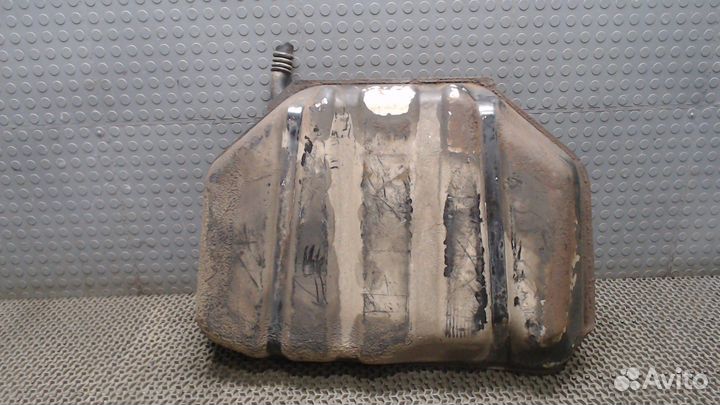 Бак топливный Mitsubishi Pajero, 1992