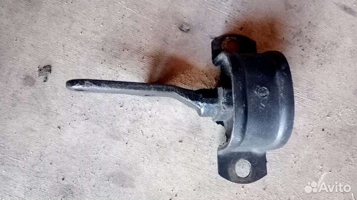 Продам опора двс Ваз 2109, три штуки комплект