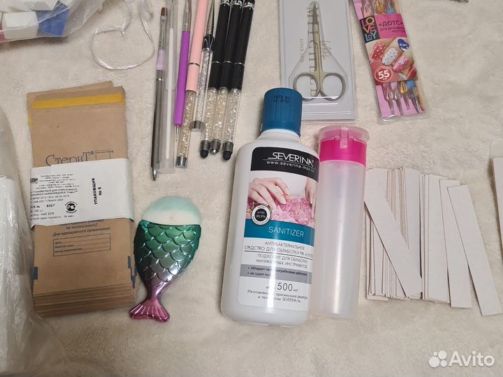 Материалы для наращивания и покрытия ногтей