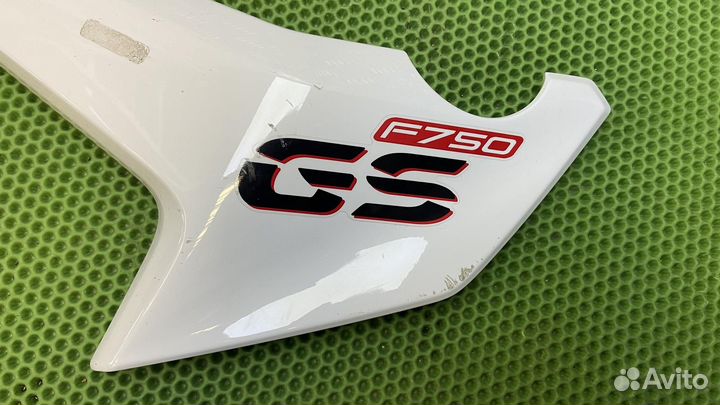 Накладка радиатора Л BMW