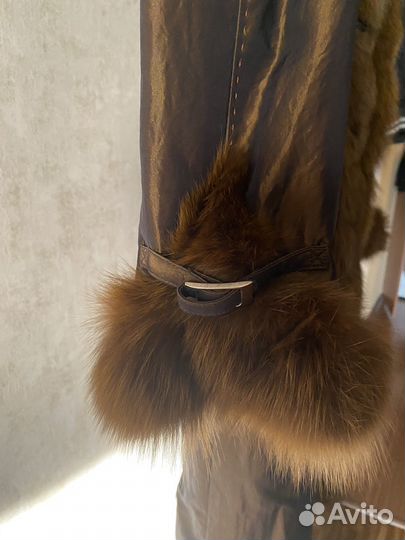 Пальто из плащевки с мехом