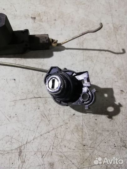 Замок крышки багажника BMW 5 Е34