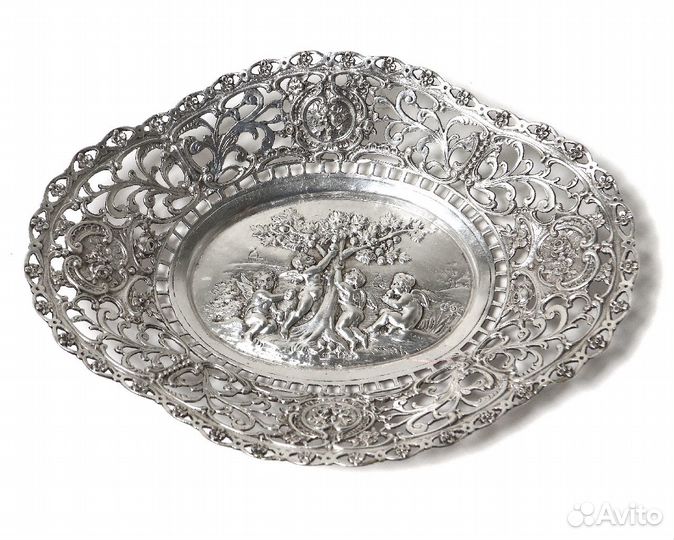 Серебряная прорезная ваза. Германия