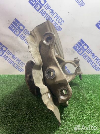 Кулак поворотный передний правый Bmw 750I седан