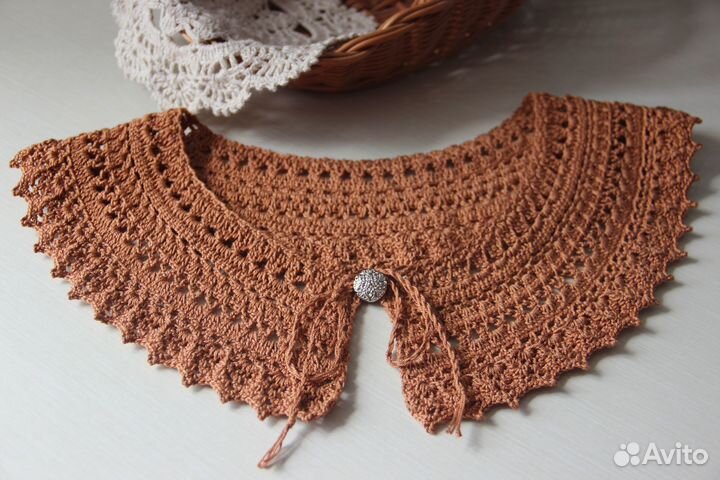 Кружевной вязаный воротничок