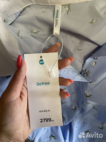 Новое платье с воротниками белыми