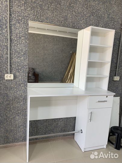 Стол для парикмахера