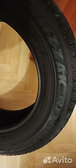 Bridgestone Blizzak Revo GZ 225/60 R17