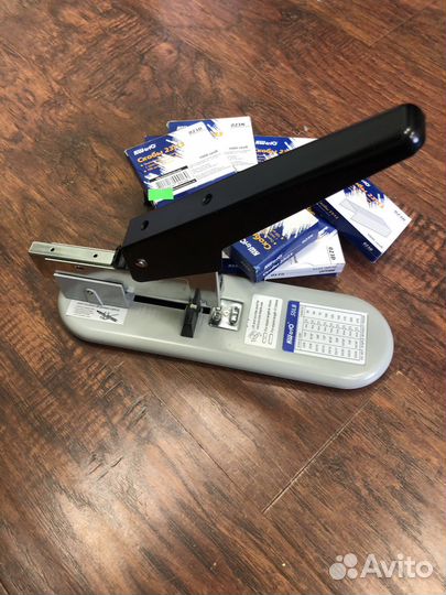 Степлер KW-Trio 50LB до 210 листов