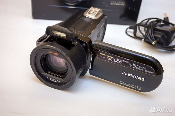 Видеокамера Samsung Full HD