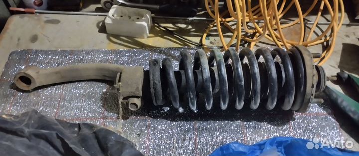 Стойка правая в сборе Ssangyong Kyron