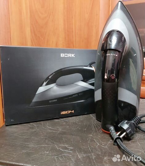 Утюг Bork i604