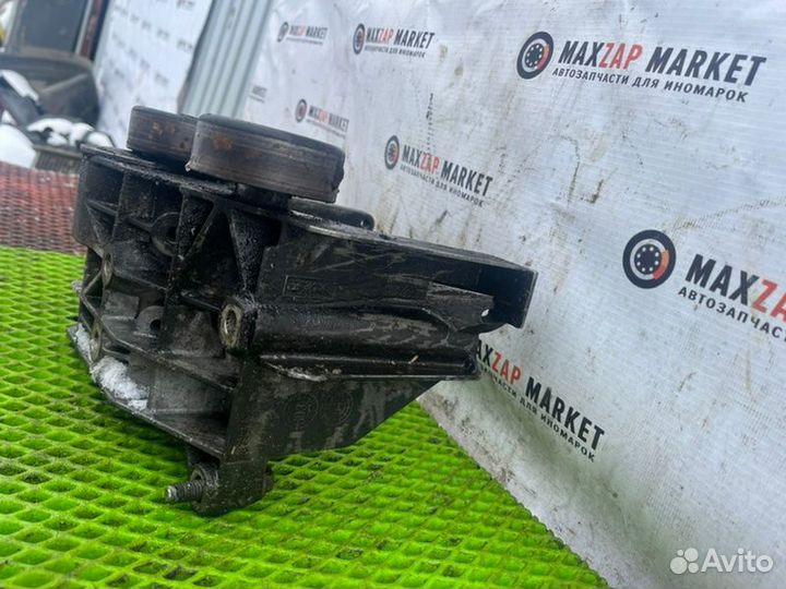 Кронштейн генератора Ford Focus 1 1.6 2004