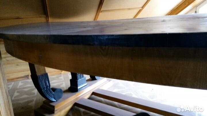 Стол антикварный овальный