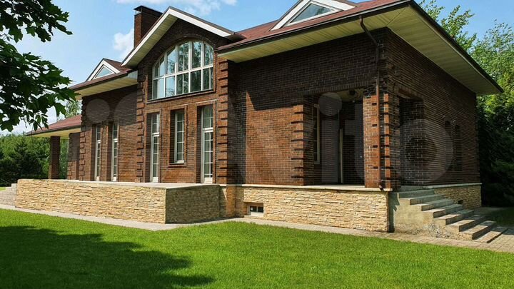 Дом 610 м² на участке 23 сот.