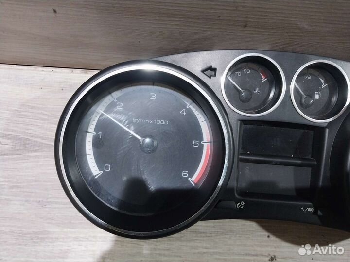 Панель приборов Peugeot 408 1.6 дизель