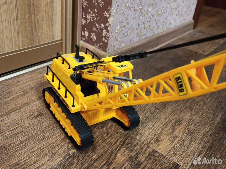 Подъемный кран гусеничный