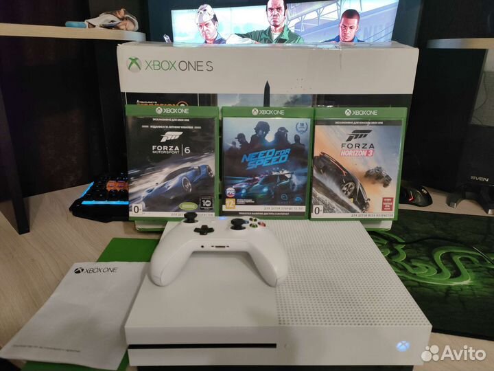 Xbox One S 1tb + игры
