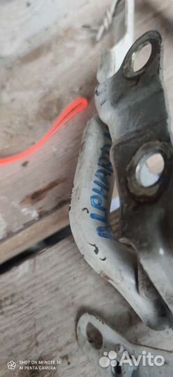 Петля капота Toyota alphard