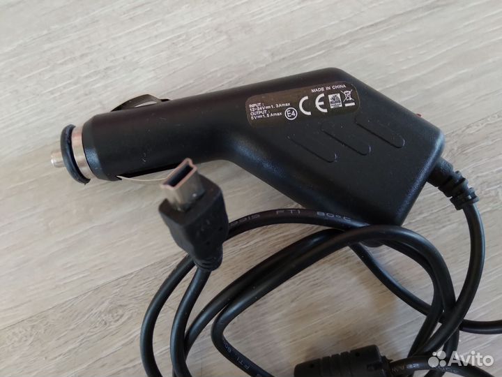 Автомобильное зарядное устройство mini-usb